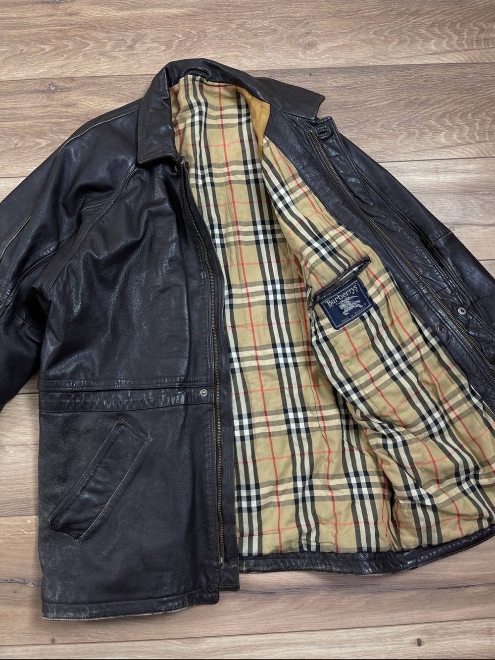 Burberry Men's Brown Leather Jacket with Plaid Lining - Picture 4 of 6